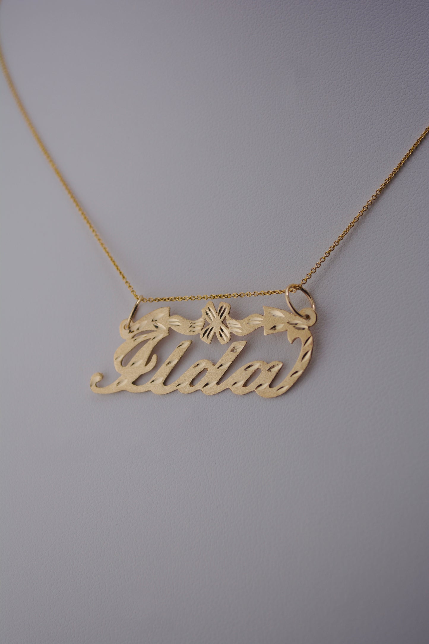 10K Gold Flower Vine Nameplate Pendant | Stone and Diamond Cut