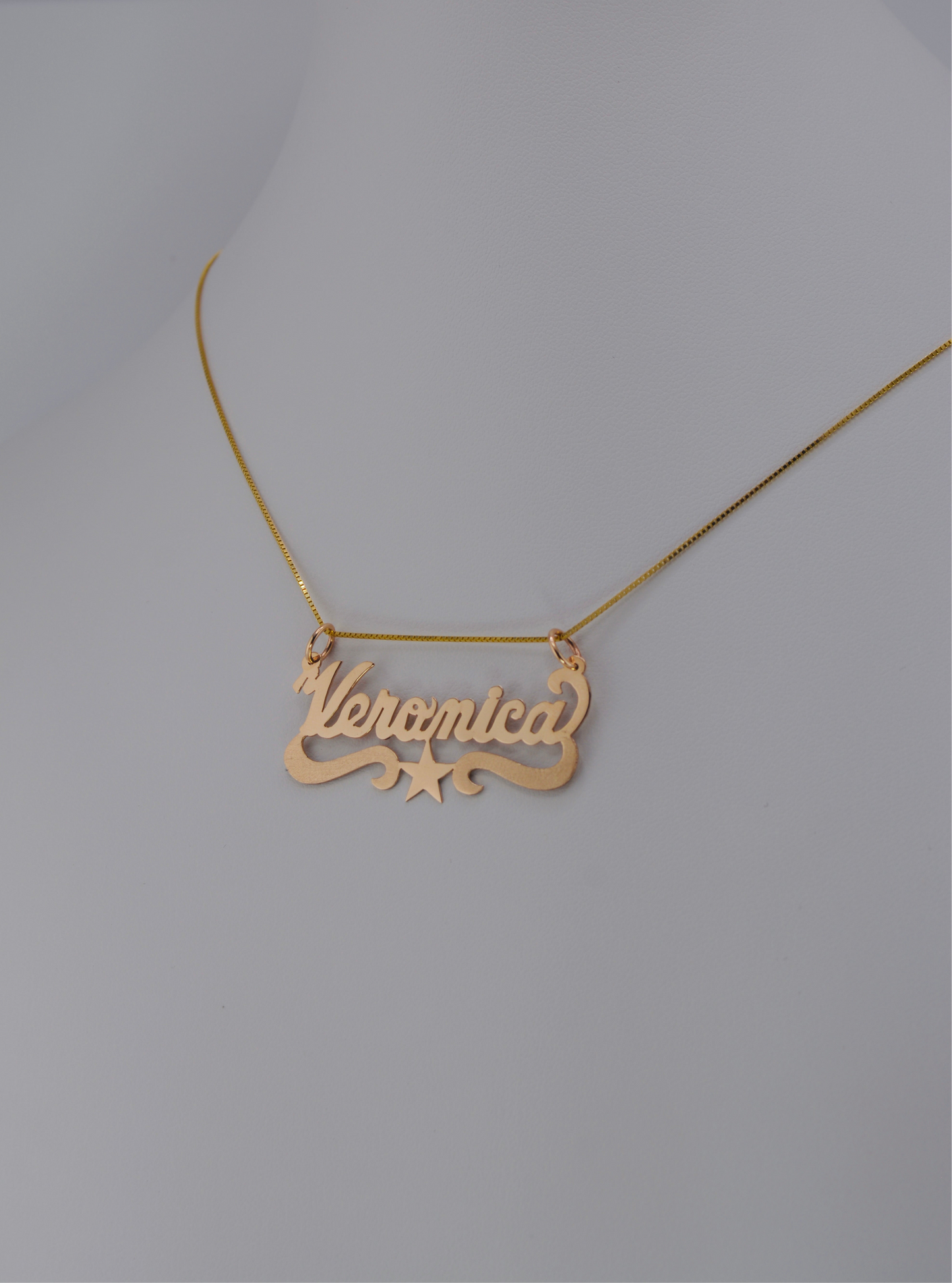 14K Star and Curves Nameplate Pendant | Stone Finish