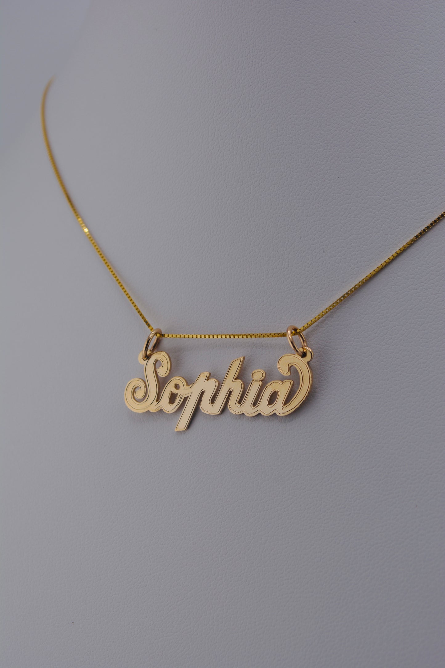 14K Gold Classic Nameplate Pendant | Lined